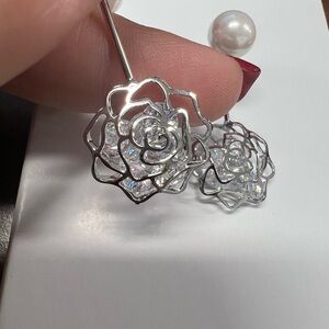Stunning silver rose fashion earrings